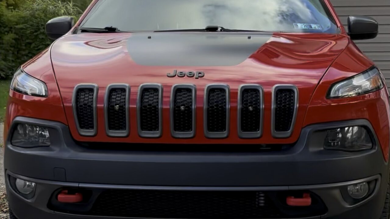 JEEP CHEROKEE TRAILHAWK…. A little “off-roadin”