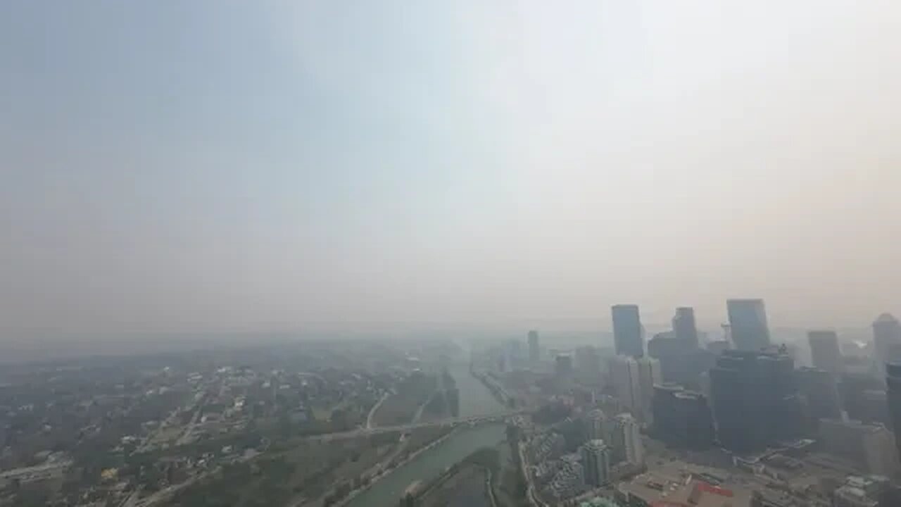 LOOKING POST APOCALYPTIC in DOWNTOWN CALGARY ALBERTA (AB) from the CANADIAN WILDFIRES. #sad #smoke