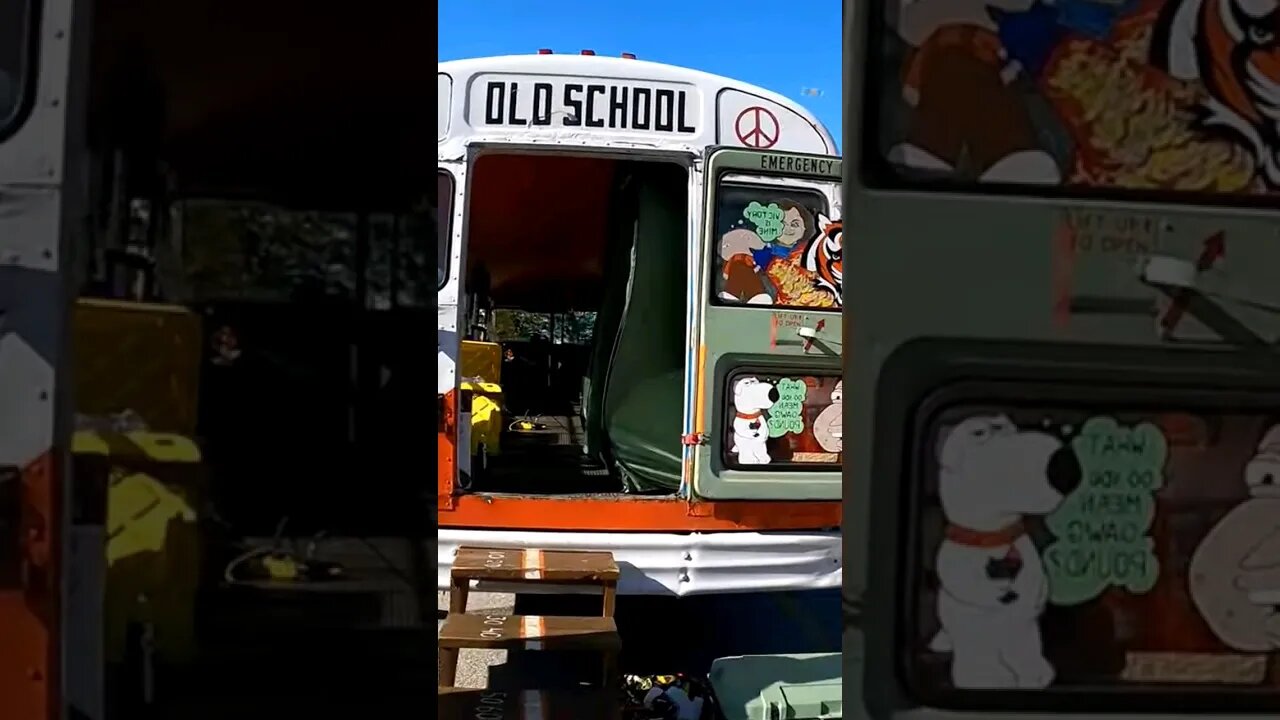 🚌 OLD SCHOOL #browns #brownstown #clevelandbrowns #cleveland #dawgpound #tailgate #oldschool #216