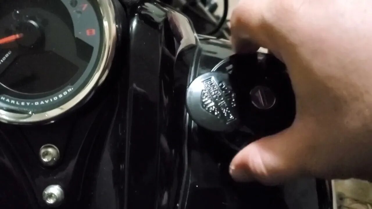 Harley-Davidson bar & shield locking fuel cap initial review, and demonstration.