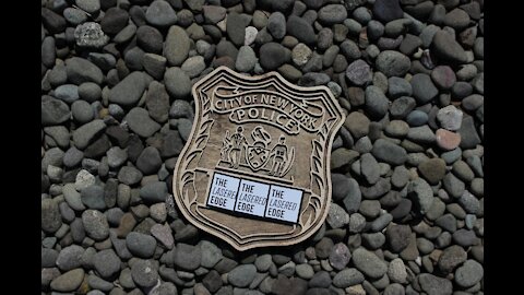 Crazy police shootout on video in nyc while cops at domestic distubance, social workers really?