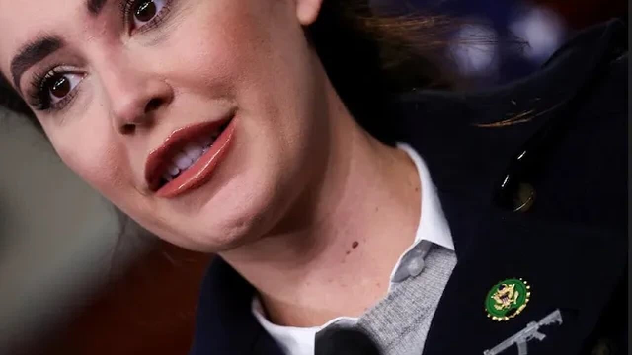 В США разгорелся скандал вокруг биографии Анны Паулины Луны