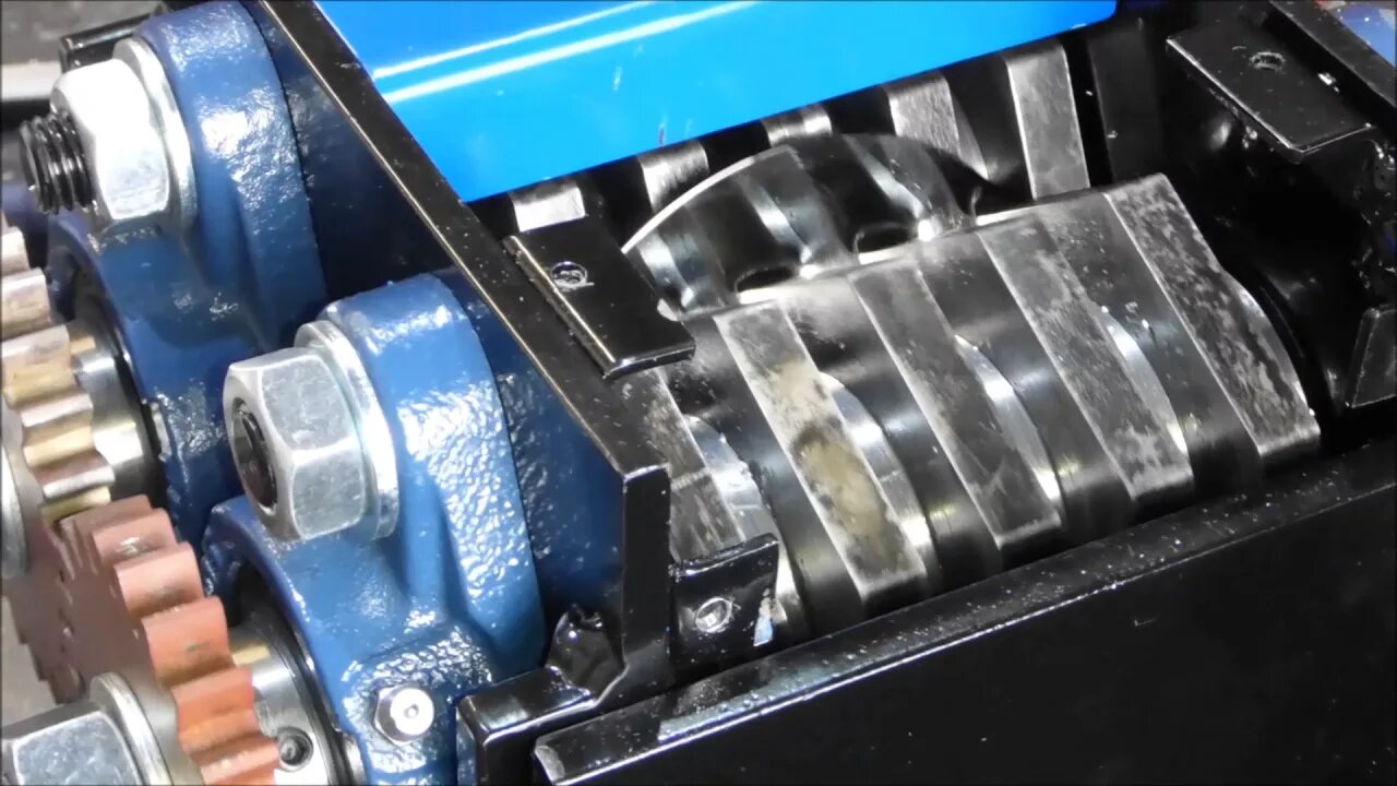 HDD platters shredder. ( look inside )