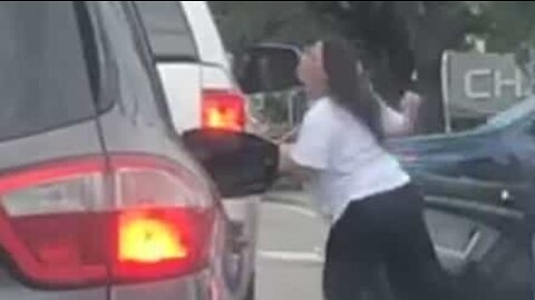 Violent argument between two drivers