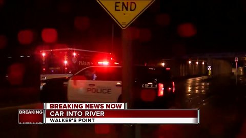 Milwaukee Police: One hospitalized after car driven into Kinnickinnic River