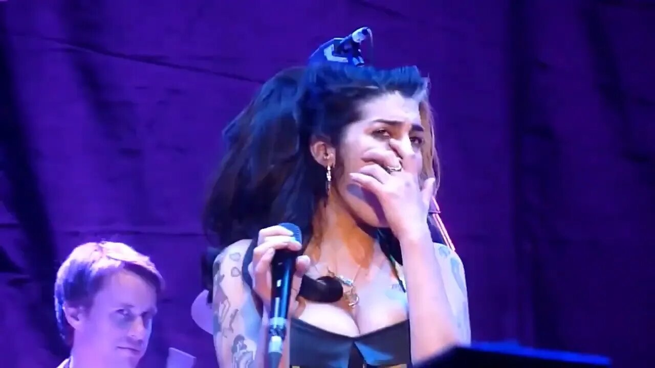 Amy Winehouse?! Alcoholic?! I Would NEVER EVER!