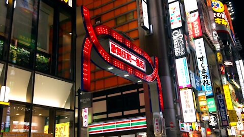 Walk Around SHINJUKU Tokyo JAPAN | Kabukicho & Golden Gai | 新宿