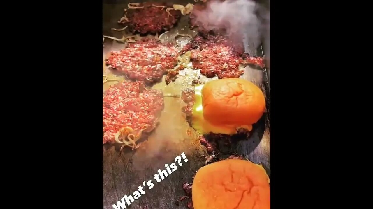 Picasso cheeseburger | @e.l.e.burger on IG 🍔🧀 #shorts