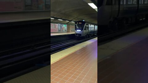 Montréal Metro Made you look…