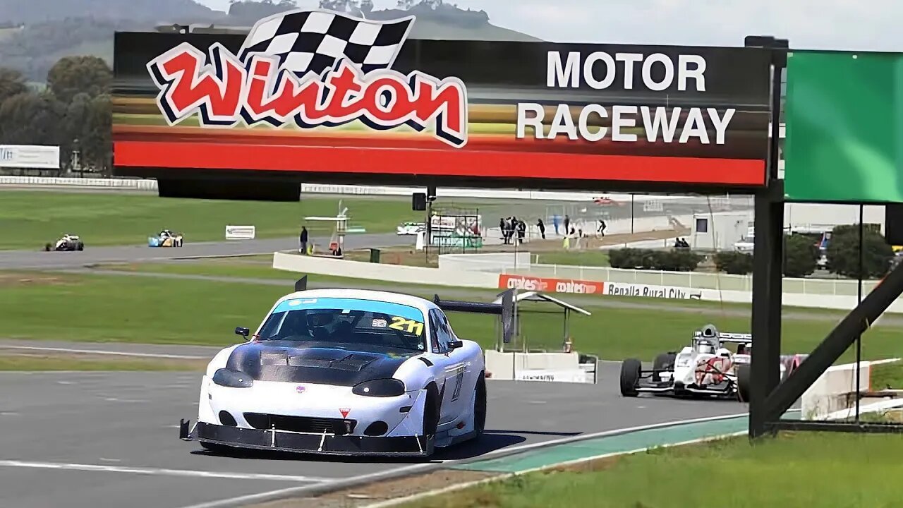 Winton Raceway Full Session - MX5 vs BMW, SKYLINE, GT86