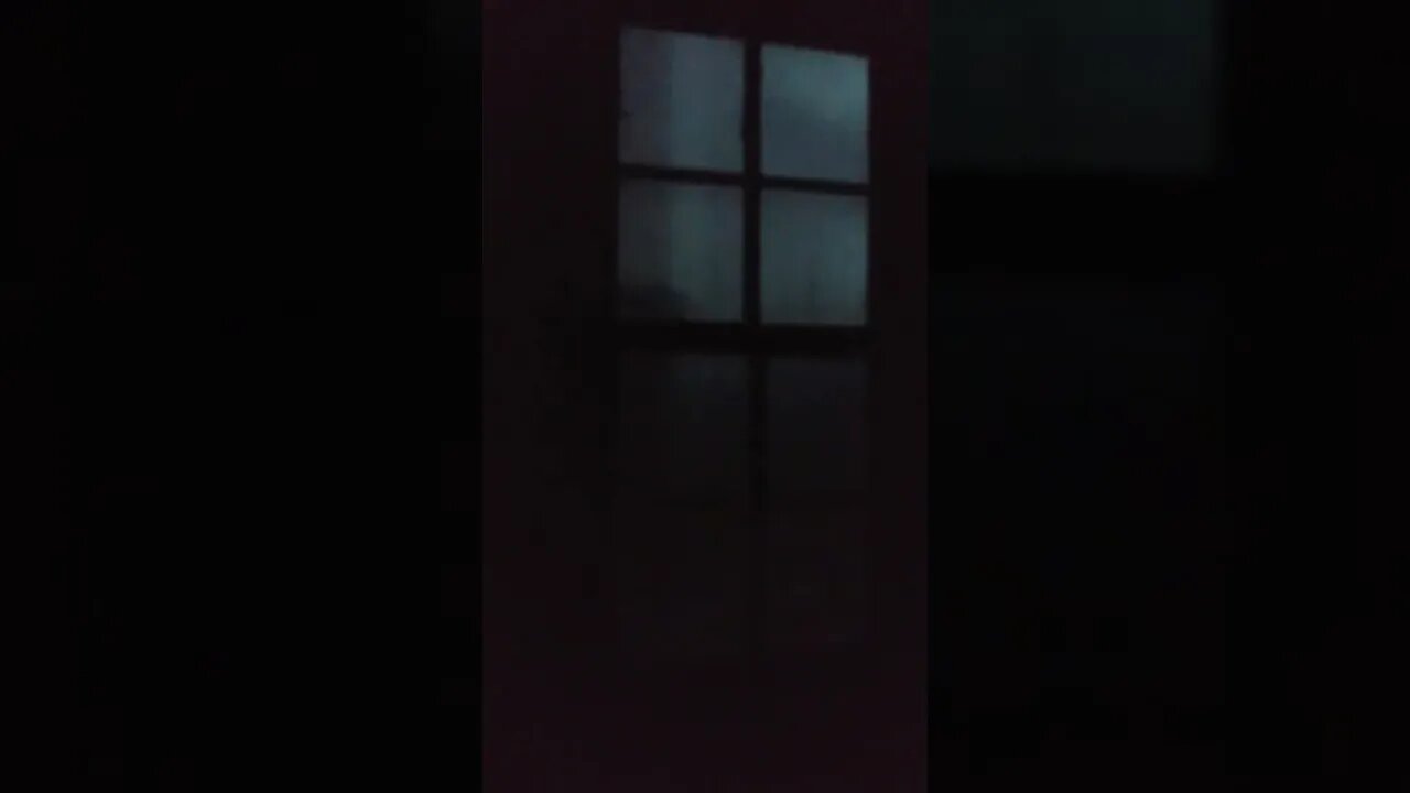 severe thunderstorm lightning and rain(1)