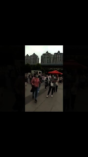 Frightened Citizens in China Storm the Hospital Amid Emergence of Mutated Virus 安徽出現變異病毒 受驚市民衝向醫院