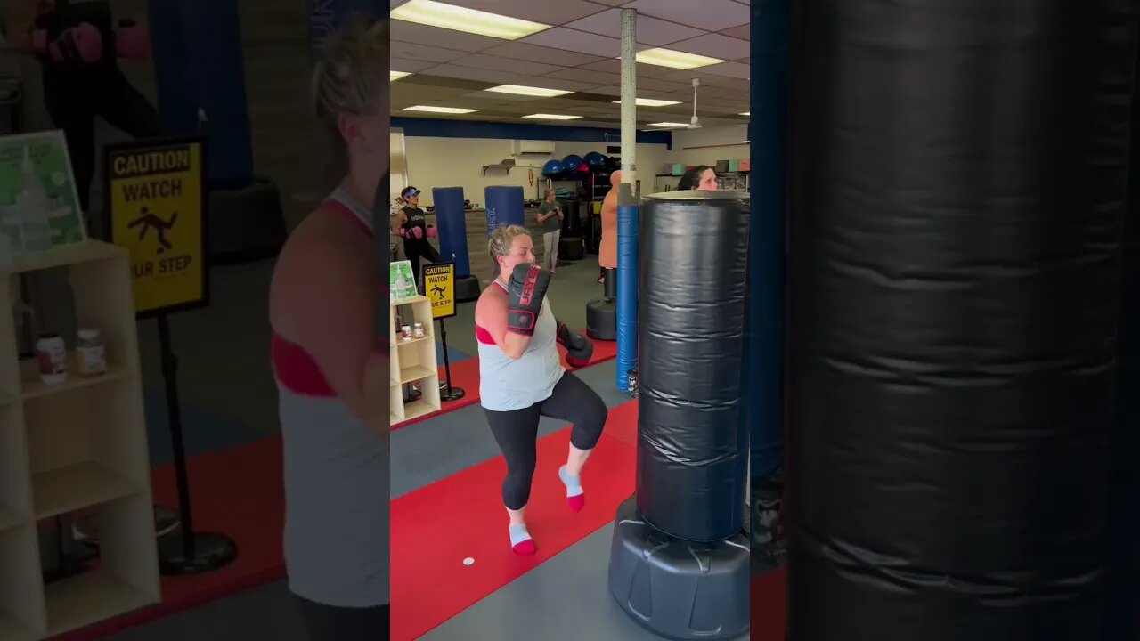 Power-Packed High Knees Workout: Elevate Your Fitness Kickboxing with Bochner's Studio