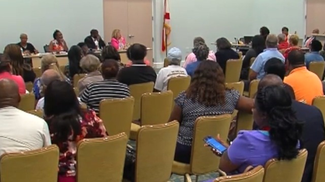 Riviera Beach City Council holds special meeting to discuss mold