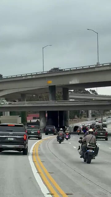 RT @margommartin: President @realDonaldTrump en route to Newport Beach, CA! 🇺🇸