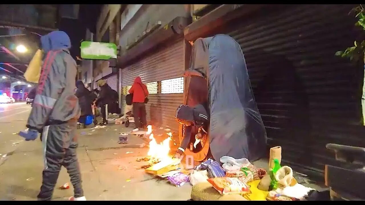 Looped video walk at night in Kensington