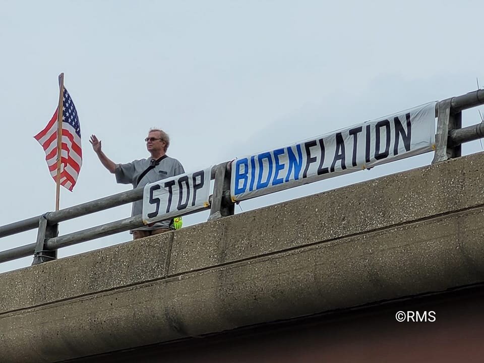 Protest nad dálnicí v USA