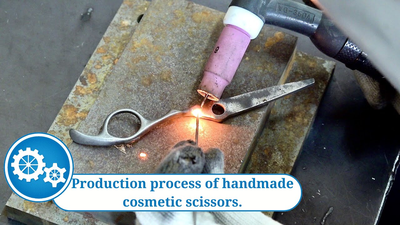 Production process of handmade cosmetic scissors