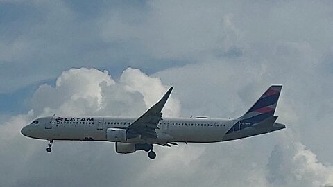 Airbus A321 PT-XPI vindo de Guarulhos para Manaus