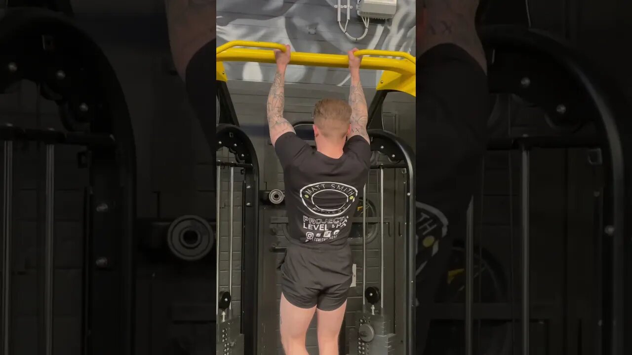 THIS IS AN UNDERRATED EXERCISE TO BUILD YOUR BICEPS #gym #youtubeshorts #viral YouTuber