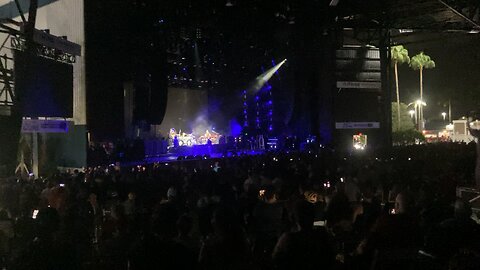 Sammy Hagar/Michael Anthony/Joe Satriani/Jason Bonham (Right Now)