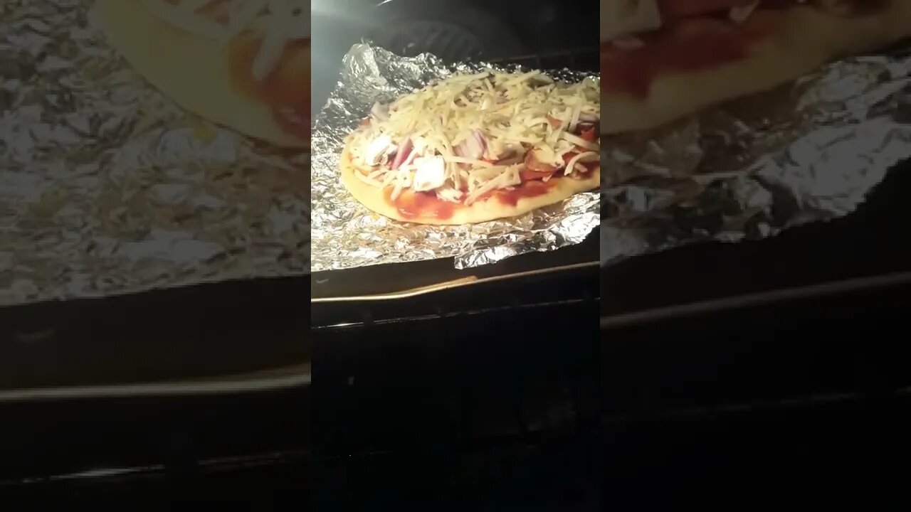 Building a pizza pie. #shorts #pizza #chroniceats