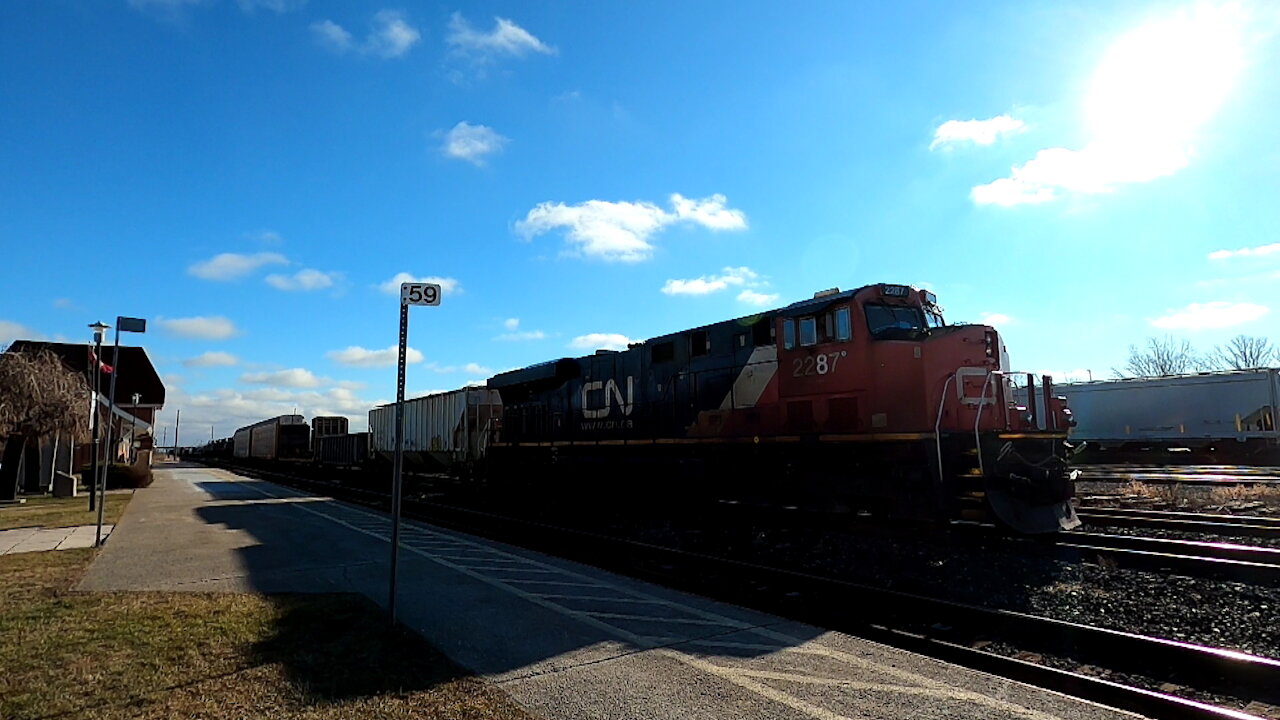 CN 2287 Locomotive Manifest Train Westbound In Ontario