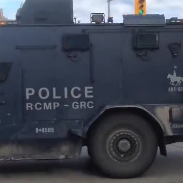Parliament locked down after soldier shot in Ottawa