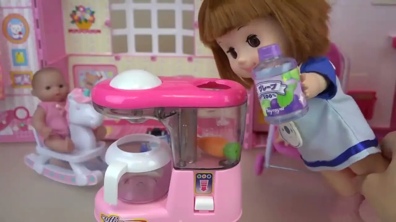 Fruit juice making and baby doll kitchen play house