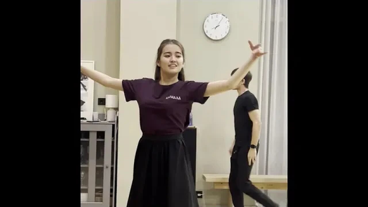 Парень И Девушка Танцуют Очень Классно Лезгинка. 2023