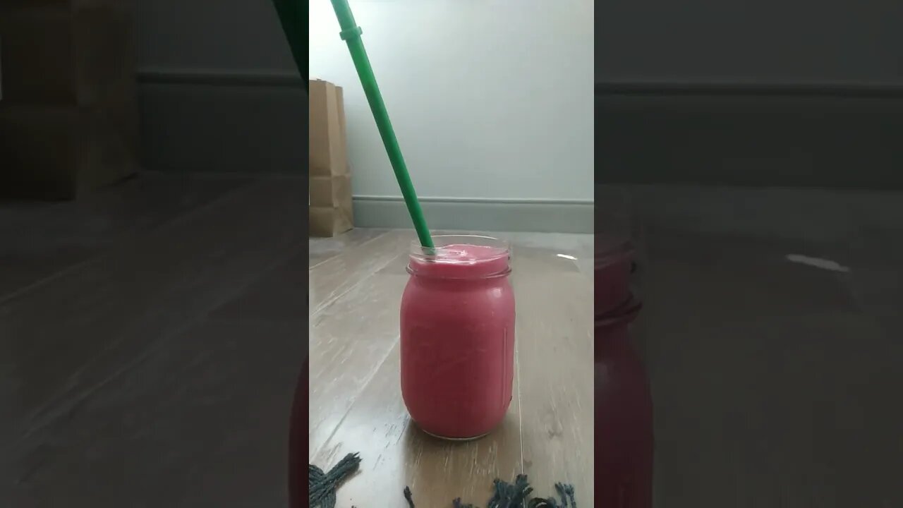 Day 1 of My 30-Day Fruit Smoothie Challenge 🍓