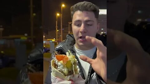 TESTAM SHAORMA DE LA SOCULUI #oguritamica #mancaciosul #mancare