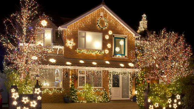 The Story Behind the Tradition of Hanging Christmas Lights