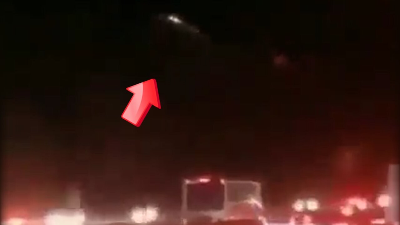 UFO seen floating to a stop over many cars in the middle of the night [Space]