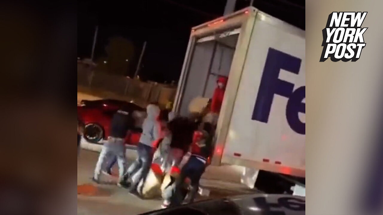 Cars block FedEx truck while dozens pillage packages, leave boxes scattered everywhere