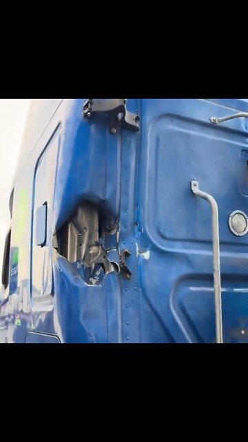 Mysterious Object Crashes Into Trailer Caught On Camera In Salinas, California - UFO Videos