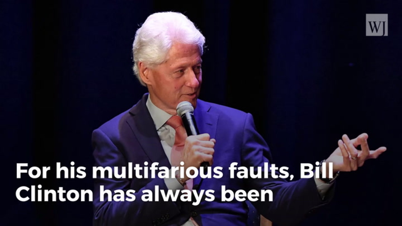 Internet Explodes After Seeing What Bill Clinton Was Caught Doing At Aretha Franklin’s Funeral