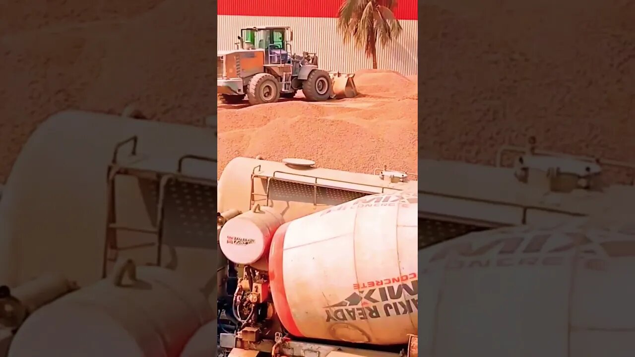 Leveling stones with wheel loader 😯😯 #amazing #machinery #wheelloader #stone #skills #shorts #short