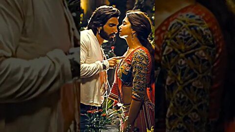 Ranveer Singh Deepika Padukone love scene