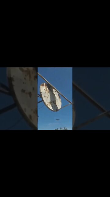 Russian fighter jets flying low and fast in the city of #Avdiivka.