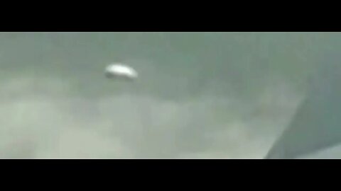 Passengers on a plane caught a super sonic fast UFO UAP Chariot 🛸🛸🛸