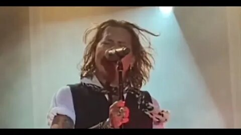 Johnny Depp ROCKS on Stage!