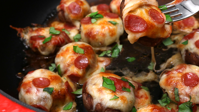 How to make pizza-stuffed mushrooms