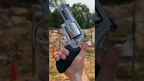 S&W 500 Mag Snub Nose !