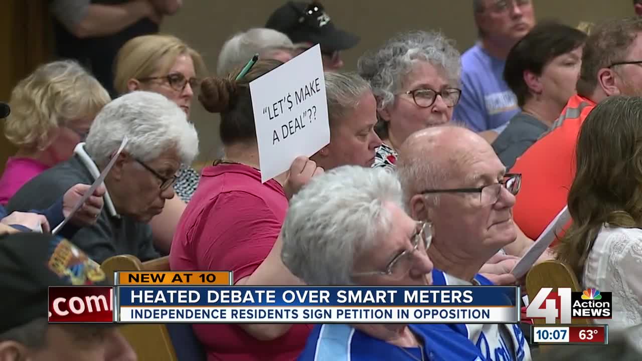 Independence residents address council after smart meter vote