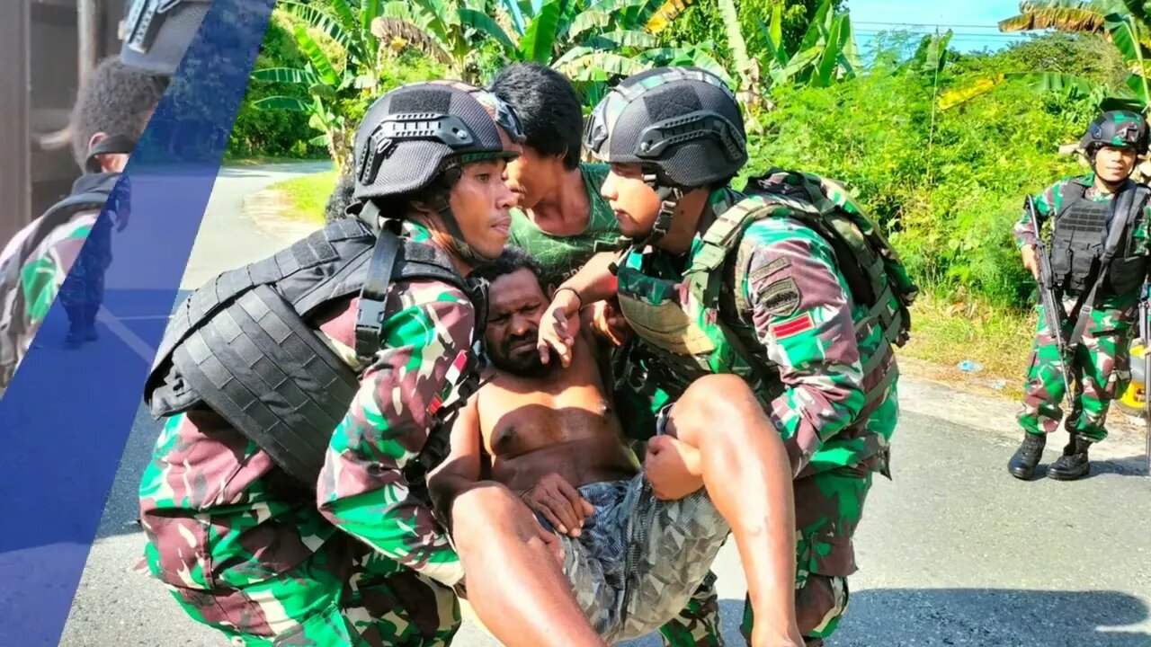 Aksi Cepat Tanggap Prajurit Bima Sakti Bantu Evakuasi Korban Kecalakaan