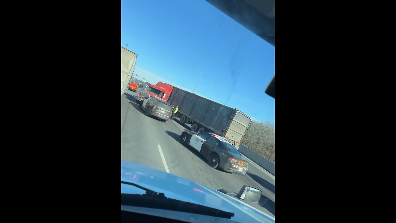 Truck Accident On Highway 401 Toronto