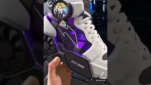 Naldo mostra tênis que teria surpreendido até LeBron James: 'A Nike me deu'