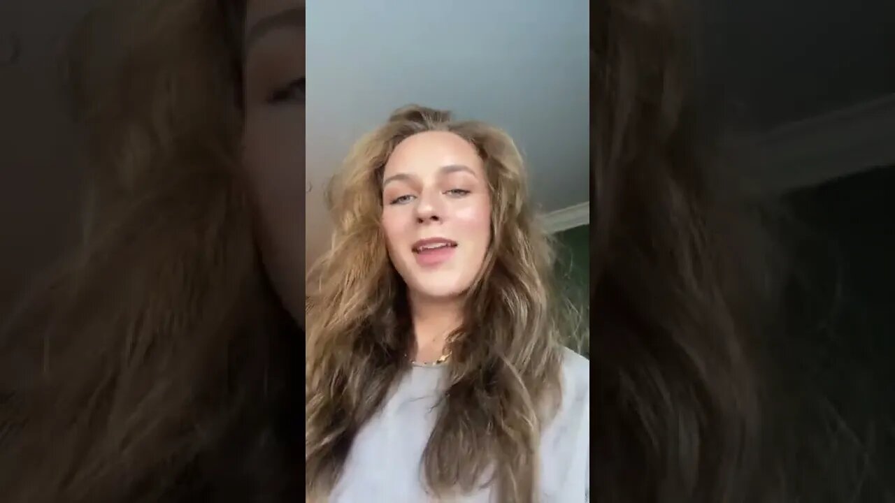 Average chick thinks she a baddie 😆