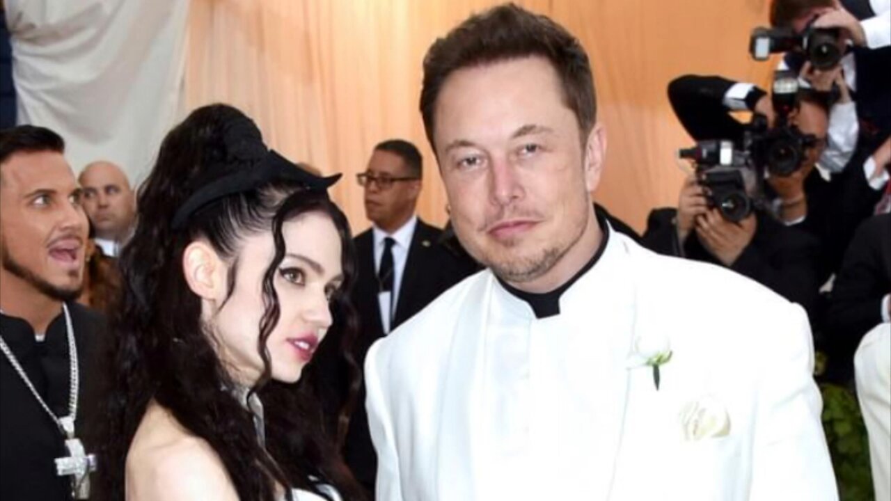 Elon Musk Sleeps On A Dirty Mattress According To Grimes